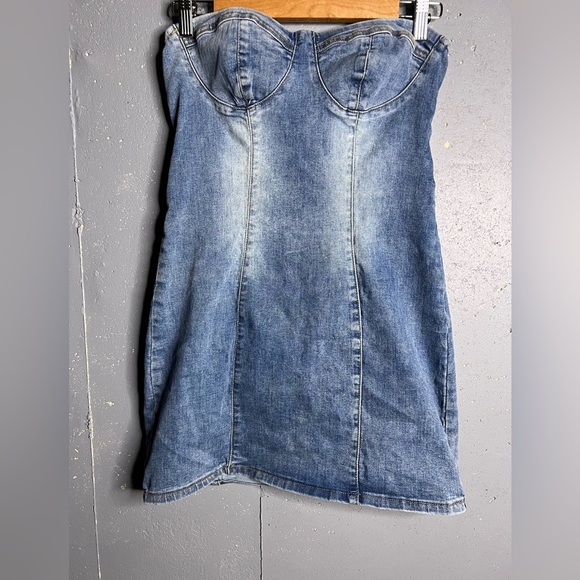 Edikted Alissa denim mini dress in size Large - Picture 3 of 11